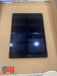 (65) iPads and Cases